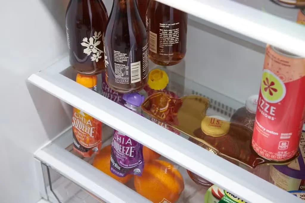 Detalhe de 61 cm Designer Sob bancada Refrigerador/Freezer com Máquina de gelo – Pronto para painel
